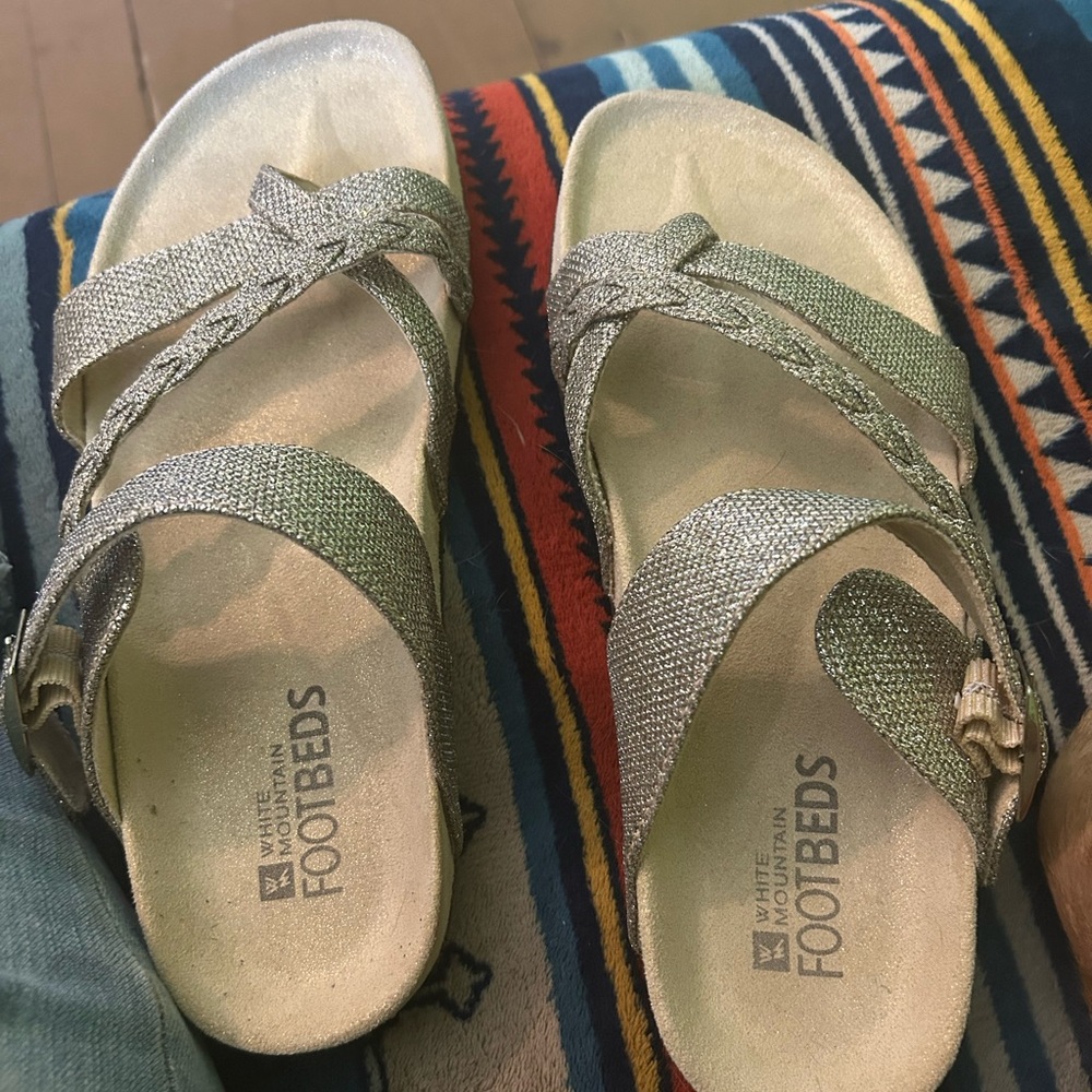 Women’s size 9 White Mountain Footbeds Sandals NWOT